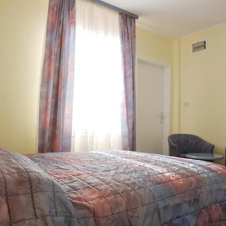 Garni Siesta Отель 2*